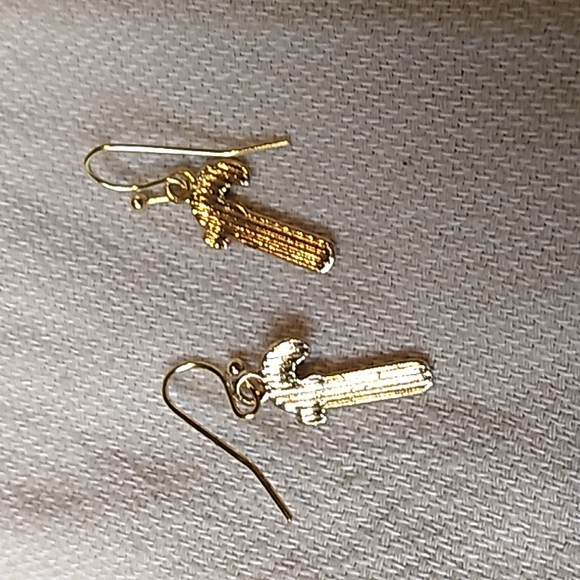 Hypoallergenic Metal Christmas Earrings Candy Cane in Gold, Red & Green - Picture 5 of 7